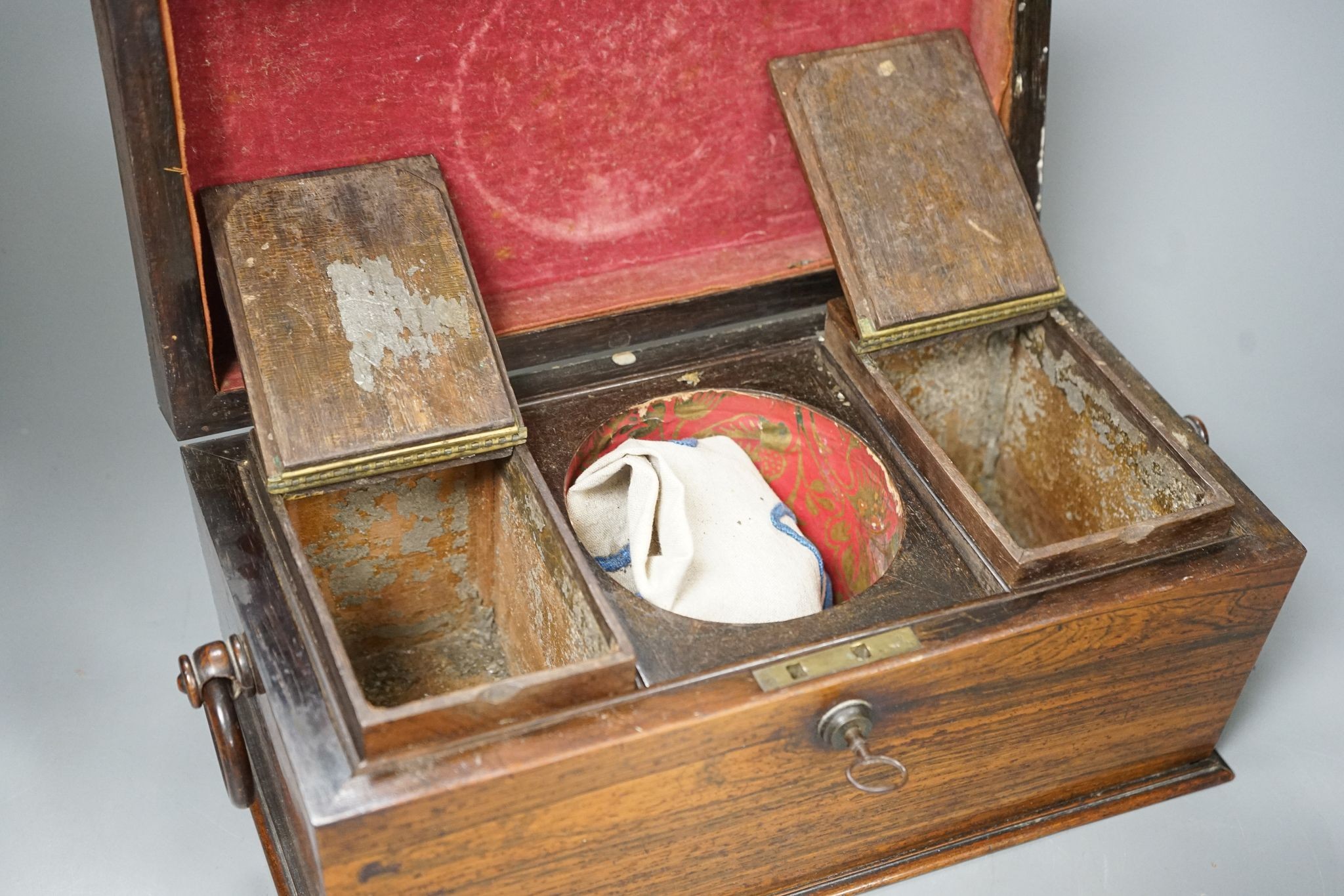 A Victorian rosewood tea caddy, 35cm